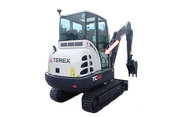 Мини-экскаватор Terex TC35  - Стекло дверное нижнее правое (закалённое)