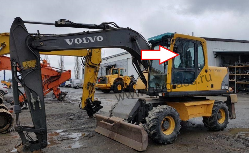 Экскаватор Volvo EW 140 b |145 b |160 b |180 b |EC 180 Blc | 210 Blc | 240 Blc | 290 Blc | 460 Blc 2003 - Подвижная форточка ближе к лобовому стеклу (закаленная) 