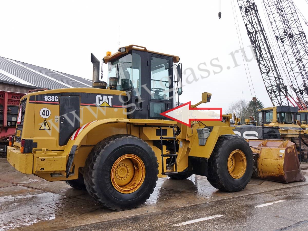 Фронтальный погрузчик Caterpillar 938 G - Стекло дверное правое нижнее (закаленное)