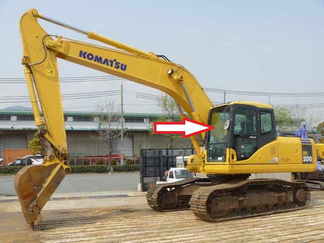 Экскаватор гусеничный Komatsu PC 200-7 | Komatsu PC 220-7 | Komatsu PC 300-7 | Komatsu PC 400-7 | Komatsu PC 750-7 | Komatsu PC 800-7 | ( 7 серия ) - Стекло лобовое верхнее (закаленное)
Номер каталог  20Y-54-51522
