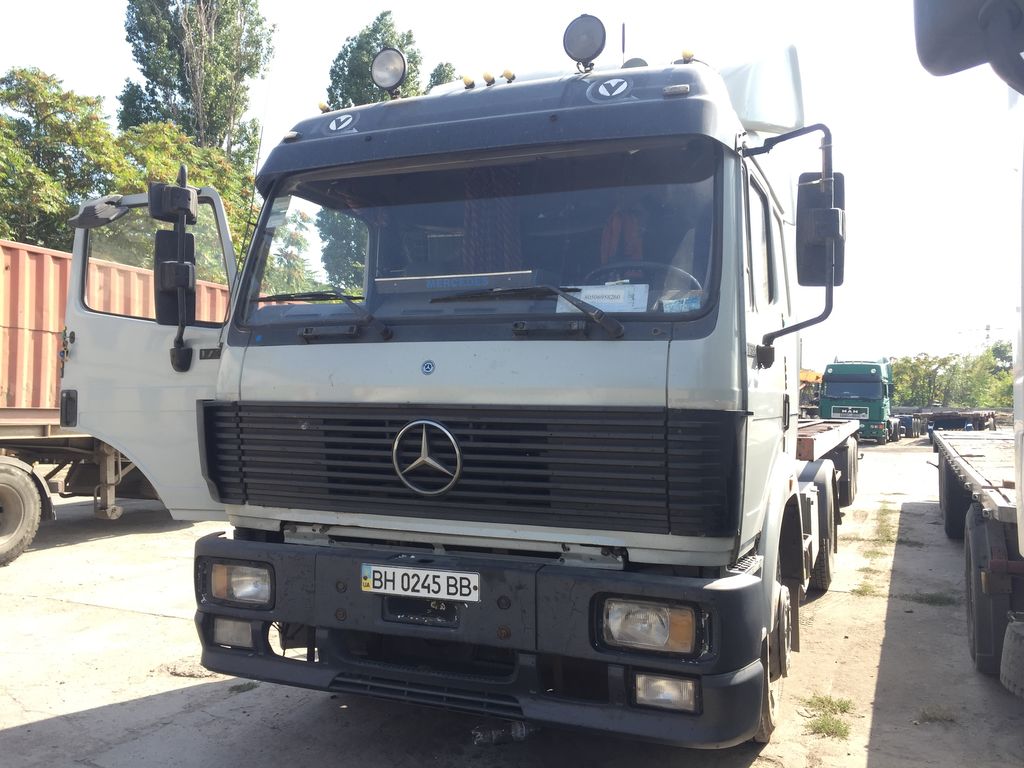 грузовой автомобиль Mercedes L 381 / 1735 / 1835 / 1840 (73-98) Narrow / Beifang Benchi ND 3250 16/20/23-тн / ND 3310 26-тн (05-) - Стекло лобовое,

размер 1993*803, № MERT0105, eurocode 5416AGNBL
