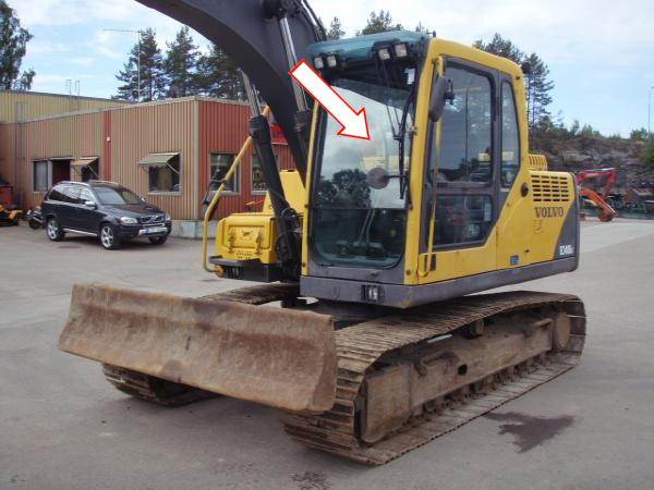 Экскаватор гусеничный Volvo EC140 LC - Стекло лобовое верхнее (закалённое) 