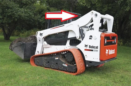 Мини-погрузчик BOBCAT T650/T650H/T770/S510/S530/S550/S570 S590/S630/A770/S630/S650/S750/S770/S850/T550/T590/T630/T750 - Cтекло заднее с отверстиями (закаленное)