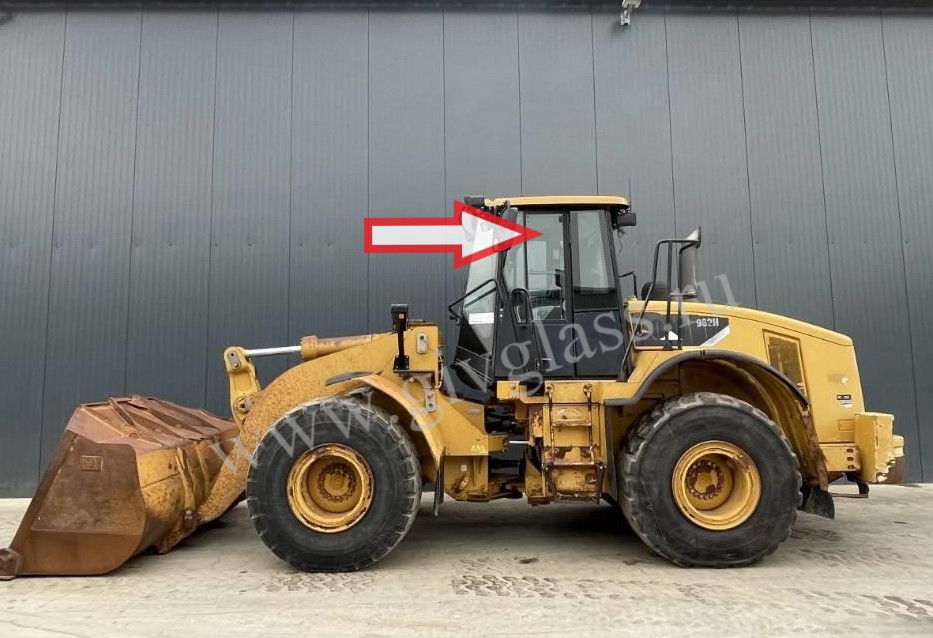 Фронтальный погрузчик Caterpillar 950/962/963/966/972 - Стекло дверное левое/правое верхнее (подвижная форточка) (закаленное) цена за шт.