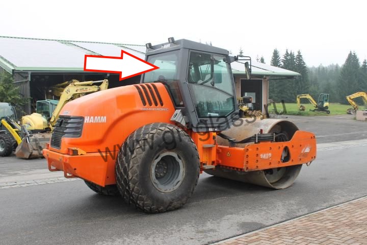 Каток HAMM 3412 / 3412 HT / 3416 / 3416 HT / 3520 / 3520 HT -  Стекло заднее верхнее (закаленное)