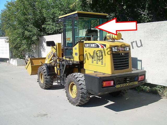 Фронтальный погрузчик SHANLIN Zl 20 - Стекло заднее среднее (закаленное) 