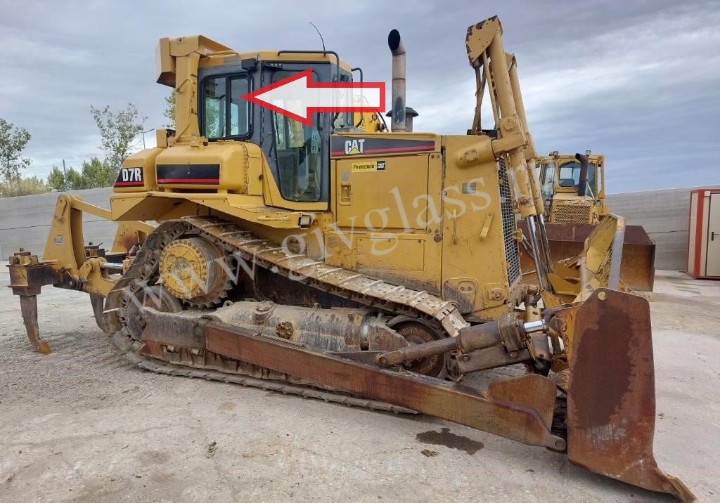 Бульдозер Caterpillar D7R - Стекло кузовное правое подвижна форточка ближе к лобовому стеклу