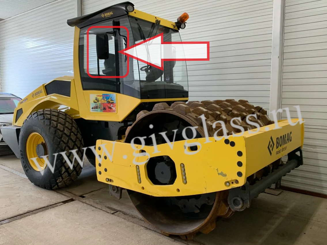Грунтовый каток Bomag 213 D-5/ Bomag 216 D-5/ Bomag 219 D-5 - Стекло кузовное правое цельное, с вырезом под форточку