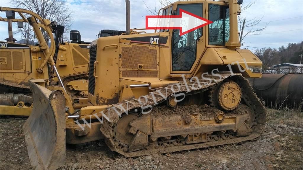 Бульдозер Caterpillar D6NXL - Стекло заднее левое кузовное (подвижная форточка) (закаленное)