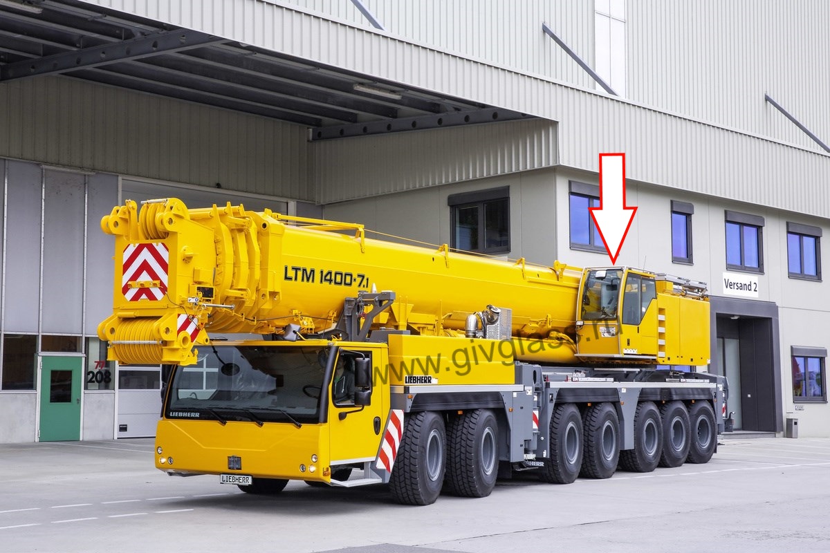 Автокран LIEBHERR LTM 1400  - Стекло крыши кабины крановщика (закаленное/триплекс), размер 700 мм * 900 мм, плоское
