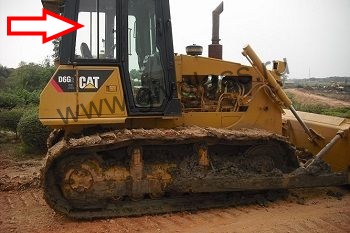 Бульдозер Caterpillar D6G2XL - Стекло кузовное заднее правое глухое (закаленное)