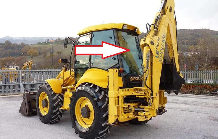 Экскаватор-погрузчик New Holland LB 115 |B 110B |B 100B |B 90B |B 115B - Стекло заднее с отверстиями (закалённое).
Номер в каталоге 85801632