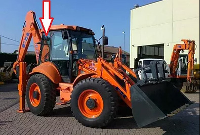 Экскаватор-погрузчик Fiat Hitachi FB 100-2/200-2  - Стекло кузовное заднее правое с отверстиями (закалённое) 
