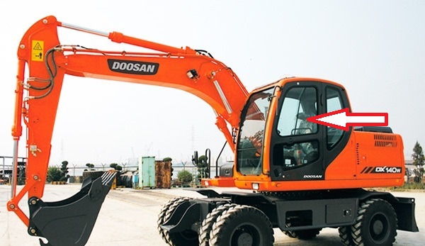 Стекло дверное верхнее форточка для экскаватора DOOSAN DX 140 LC |DOOSAN DX 180 LC|DOOSANDX 225 LCA|DOOSANDX 225 NLCA|DOOSAN DX260 LCA|DOOSAN DX 300 LCA|DOOSAN DX 300 LCA SLR|DOOSAN DX 340 LCA|DOOSANDX 420 LC|DOOSAN DX 420 LCA|DOOSAN DX 480 LC|DOOSAN DX 520 LC|DOOSAN DX 140 W|DOOSAN DX 160 W|DOOSAN DX 190 W|DOOSAN DX 210 W| - Стекло дверное верхнее форточка (закаленное) 