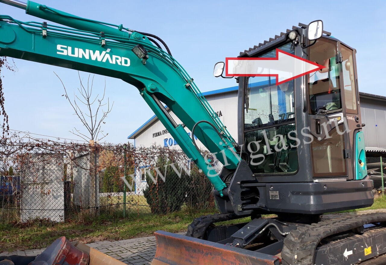 Мини-экскаватор Sunward SWE 35 UF - Стекло дверное верхнее