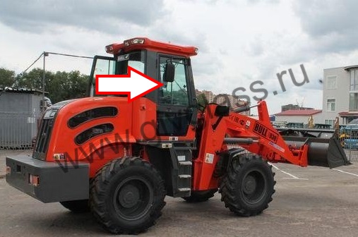 Фронтальный погрузчик Bull 930 / Bull 930 SL -  Стекло дверное правое верхнее-форточка неподвижная ближе к заднему стеклу (закаленное) 