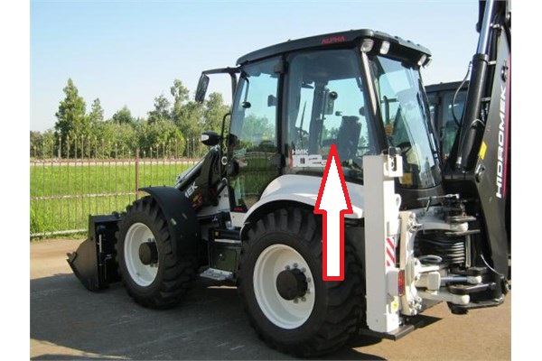Экскаватор погрузчик HIDROMEK 102S  - Стекло кузовное заднее левое (закаленное) 
2011-