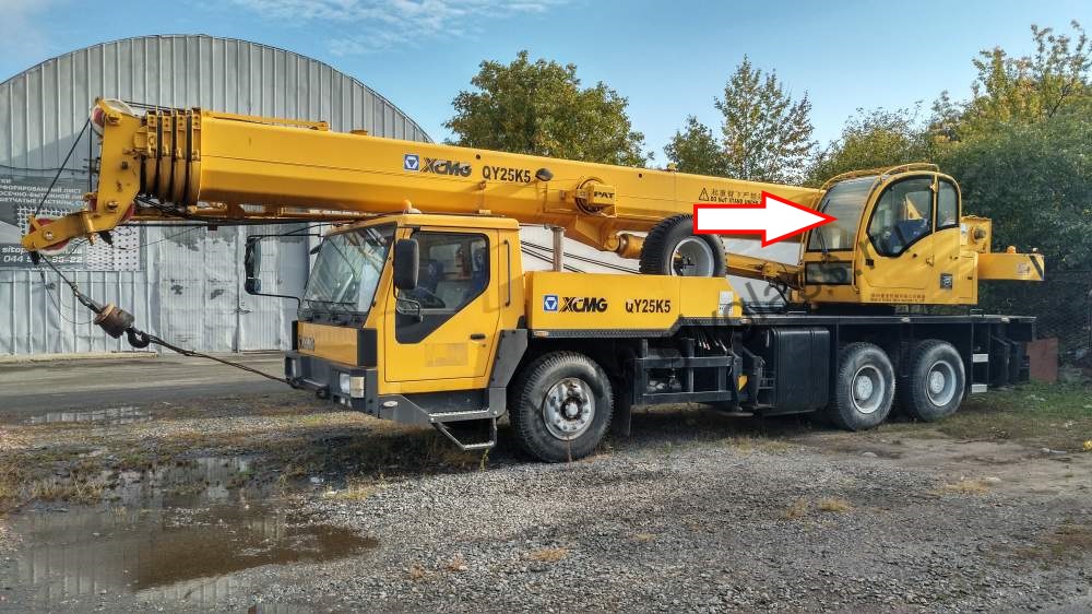 Автокран XCMG QY25K5 - Стекло лобовое кабины крановщика (триплекс), 

размер 750 мм * 1850 мм