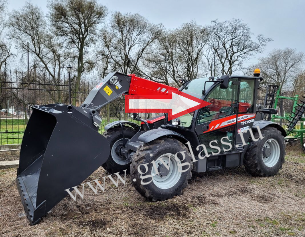 Телескопический погрузчик Massey Ferguson TH7038 - Стекло дверное левое верхнее (закаленное)