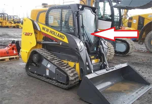 Мини-погрузчик New Holland L 215, L218, L220, L223, L225, L230, C227, C232, C238 2009 - Стекло лобовое с шелкографией и отверстиями под дворник снизу (закалённое).
Номер в каталоге 84344565