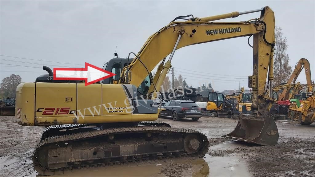 Экскаватор гусеничный New Holland E 215 B - Стекло кузовное заднее правое возле стрелы малое (закалённое)
